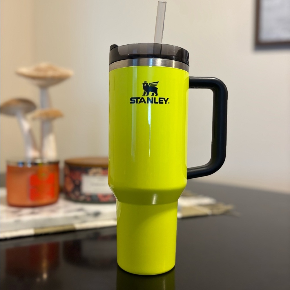 Stanley 40oz Quencher Bright Yellow
